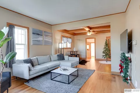 207 W Valley St, Valley, NE 68064