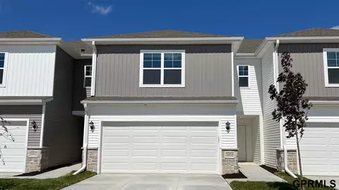 20555 Margo St, Gretna, NE 68028