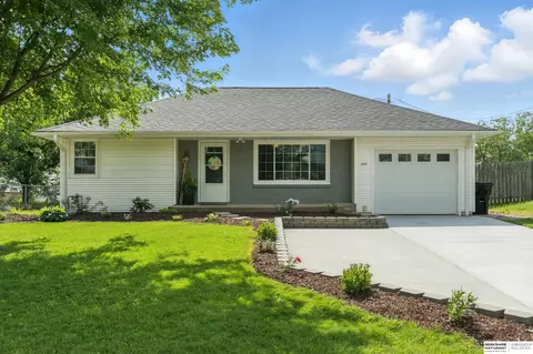 300 S Pine St, Valley, NE 68064