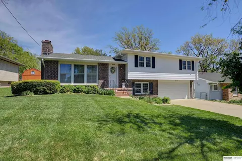 2214 Lloyd St, Bellevue, NE 68005