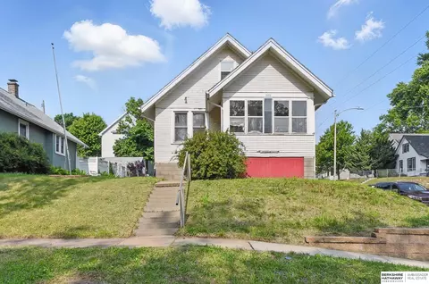 1822 N 38th St, Omaha, NE 68111