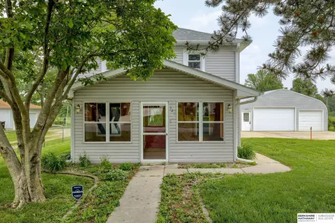 220 N Cherry St, Nickerson, NE 68044