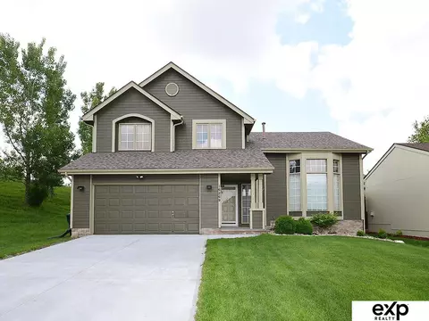 16269 Manderson St, Omaha, NE 68116