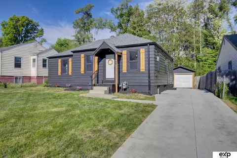 6748 N 33rd St, Omaha, NE 68112