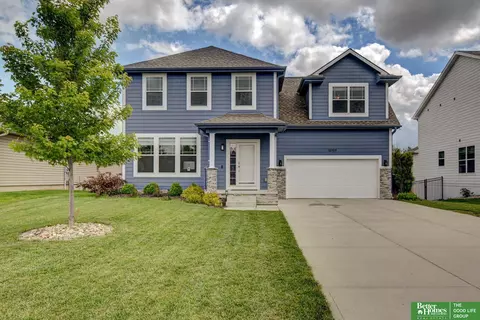 10505 Rosewater Pkwy, Bennington, NE 68007