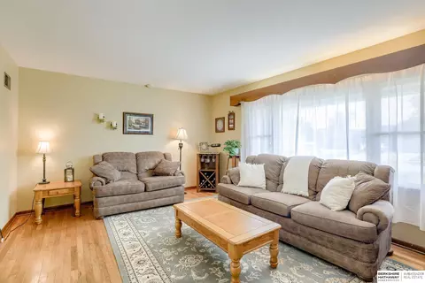 280 N 8th St, Springfield, NE 68059 photo 5
