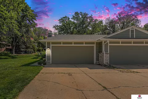 7420 South St #13, Lincoln, NE 68506