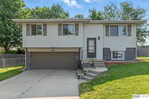 8107 S 153rd St, La Vista, NE 68138