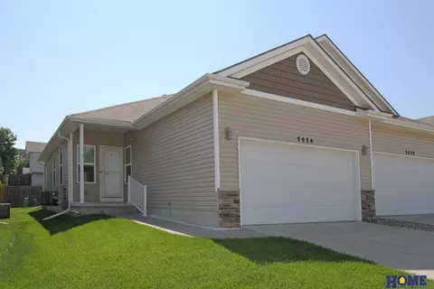 5624 Barrington Cir, Lincoln, NE 68516