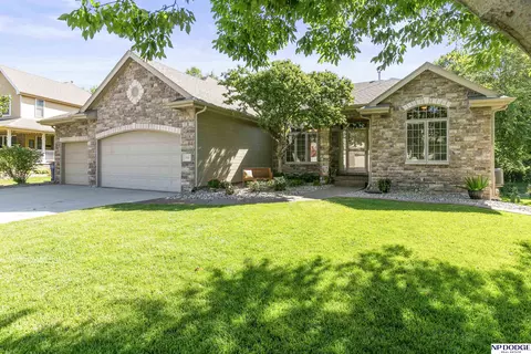 7335 S 101 Ave, La Vista, NE 68128