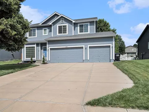 1707 Lakewood Dr, Papillion, NE 68046
