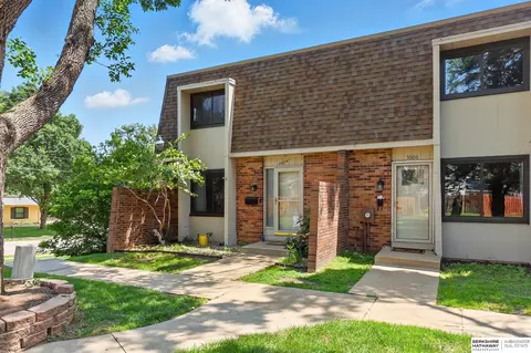 5604 S 92 Plz, Omaha, NE 68127