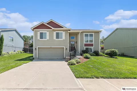 5731 S 190th Ter, Omaha, NE 68135