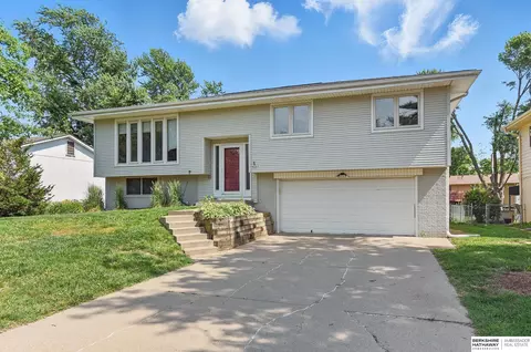 9427 Ellison Ave, Omaha, NE 68134