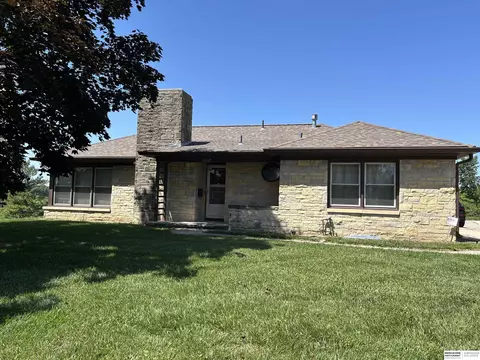 9446 N 30th St, Omaha, NE 68112