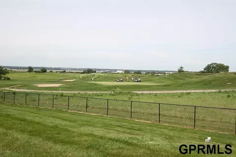 5781 NW 14th St, Lincoln, NE 68521