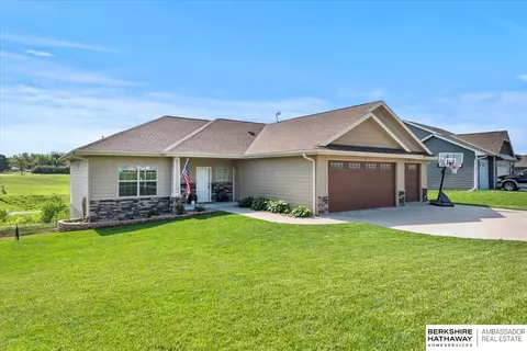 54687 Glover Rd, Glenwood, IA 51534