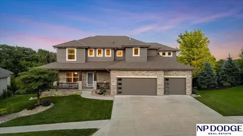 5815 S 238th St, Elkhorn, NE 68022