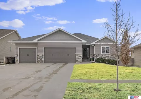 7373 Rachel Rd, Lincoln, NE 68516