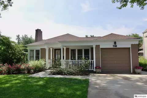 4915 Pinkney St, Omaha, NE 68104