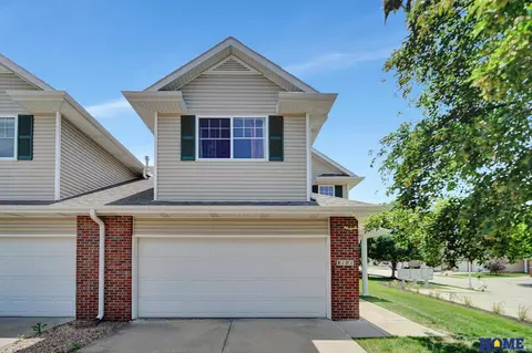8101 Oshel Ave, Lincoln, NE 68505