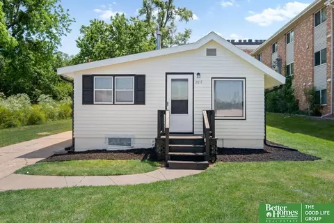 2017 N 83rd St, Omaha, NE 68134