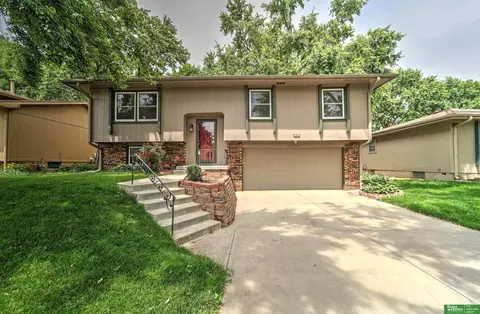 15934 Arbor Cir, Omaha, NE 68130