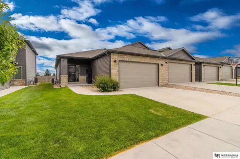 3815 Chileno Dr, Lincoln, NE 68516