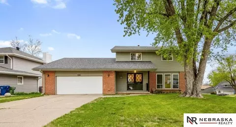 3102 Lynnwood Dr, Bellevue, NE 68123