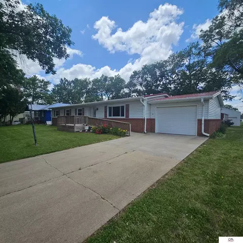 819 L St, Fairbury, NE 68352