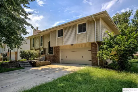 1218 Patricia Dr, Papillion, NE 68046