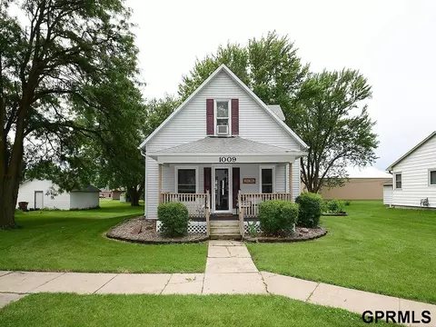 1009 1st St, Milford, NE 68405
