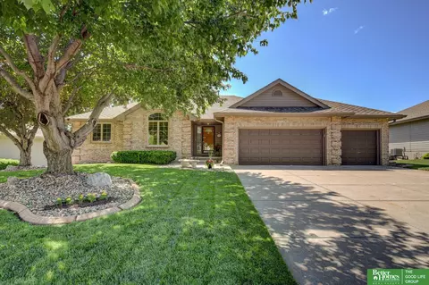 17139 S St, Omaha, NE 68135