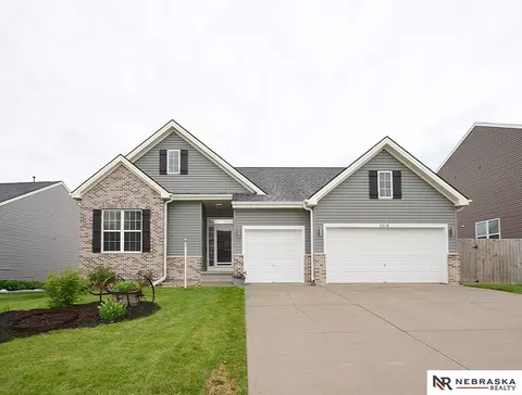 8814 N 158th St, Bennington, NE 68007