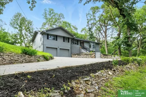 10102 Bennie Day Rd, Omaha, NE 68152