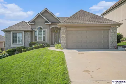 17335 Poppleton Ave, Omaha, NE 68130