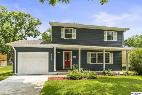 4715 Parkview Dr, Omaha, NE 68134