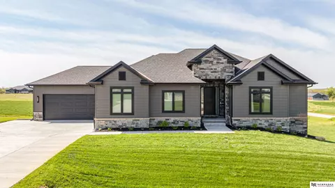 7865 W Schellpeper Dr, Lincoln, NE 68532