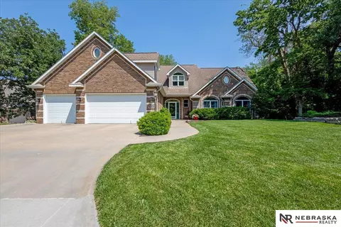 19807 Sterling Ct, Plattsmouth, NE 68048