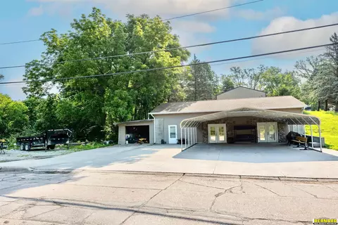 817 S 3rd St, Nebraska City, NE 68410