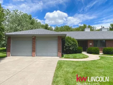 2930 Drawbridge Ct, Lincoln, NE 68516
