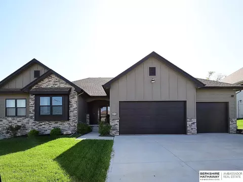 10309 S 102 St, Papillion, NE 68046