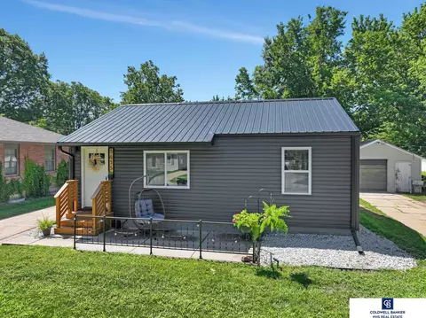 5635 Hartley St, Lincoln, NE 68507