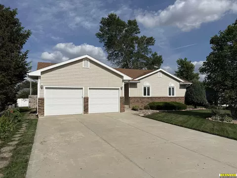 304 Broadway St, Manley, NE 68403