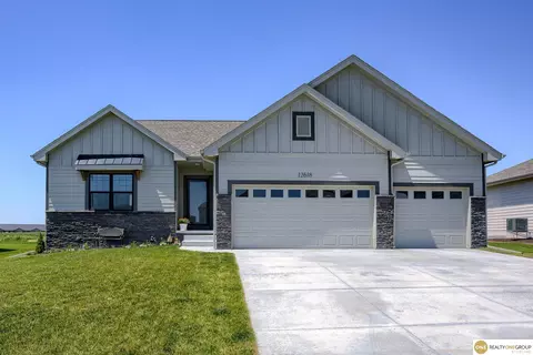 12618 Glenn St, Omaha, NE 68138