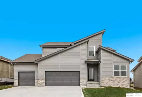 18406 Palisades Dr, Omaha, NE 68136