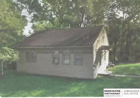 4027 N 44th St, Omaha, NE 68111