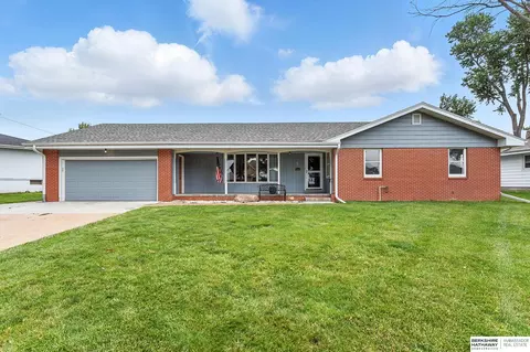 3335 N 207th Ter, Elkhorn, NE 68022