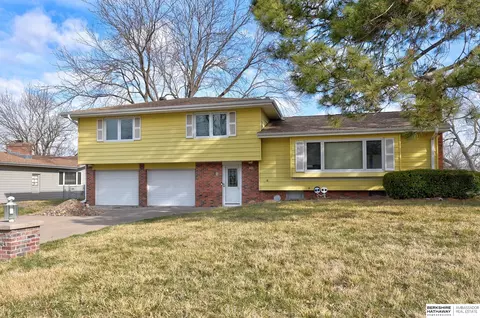 12102 Westover Rd, Omaha, NE 68154