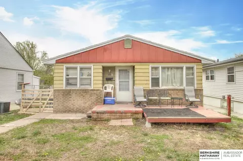 6107 Seward St, Omaha, NE 68104